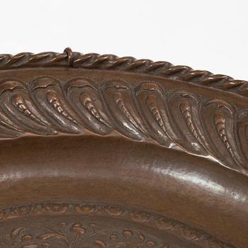 Bricka/presenterfat, koppar, barockstil, 1800-tal.