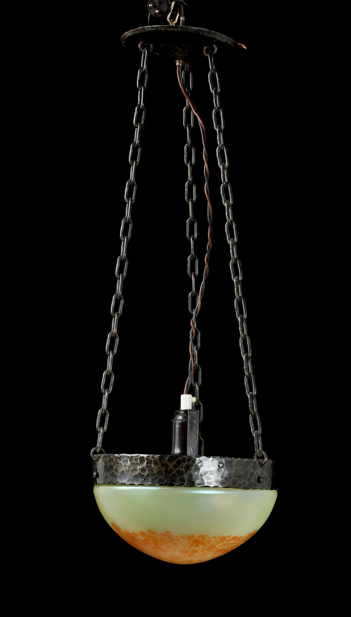 TAKLAMPA, jugend, tidigt 1900-tal. H 70.