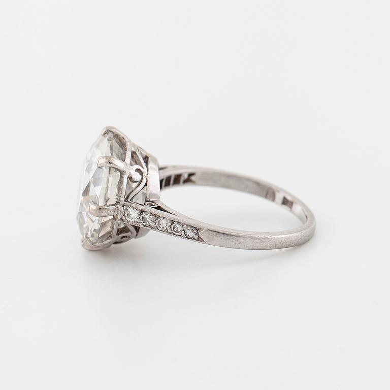 A brilliant cut diamond ring.