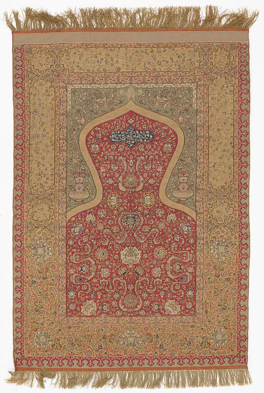 Matta, antik silke Kum Kapi med metallbroschering, Istanbul omkring 1910, "Sultan's Head Prayer" design.