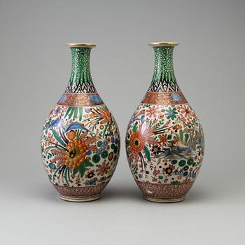 A pair of vases, Japan, probably 19th century.