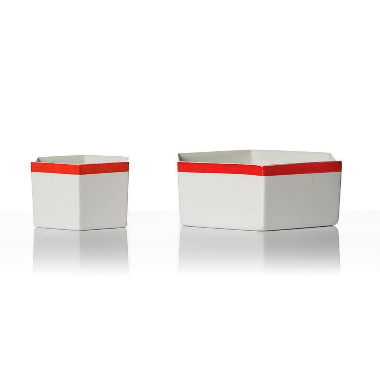 Karin Björquist, a 76-piece “Röd kant” bone china dinner service, Gustavsberg, post 1968.
