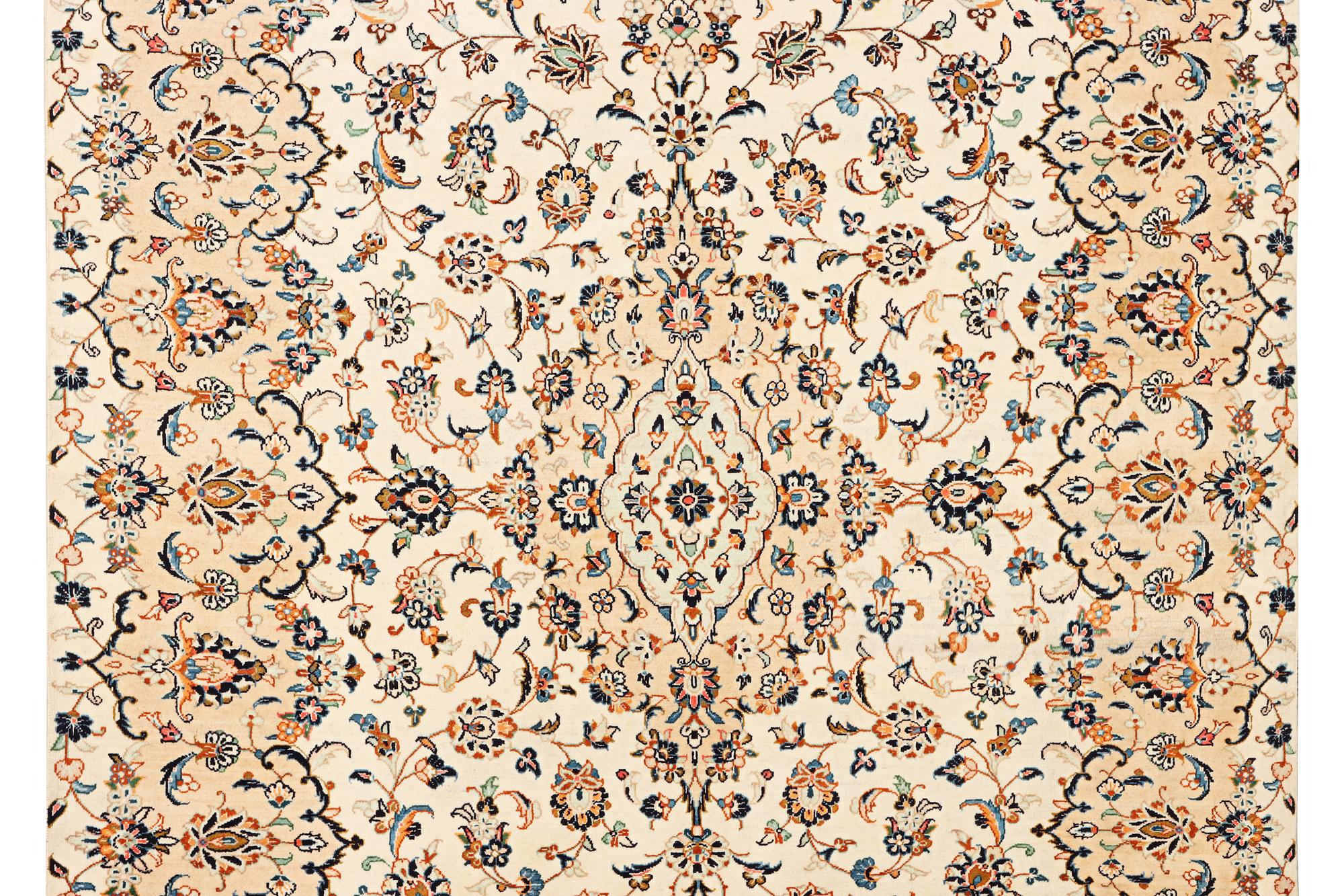 A Kashan carpet, c. 305 x 196 cm.