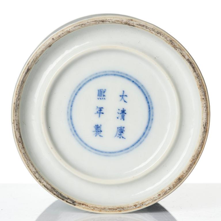 A blue and white brush-pot, bitong, Qing dynasty, 19th century with an apochrypal Kangxi mark.