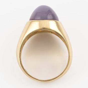 Ring, 14K guld med rosalila stjärnsafir och markisslipade diamanter.