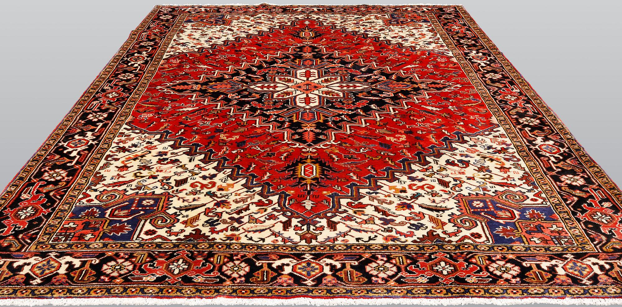 A carpet, Heriz, so called Gorovan, ca 350 x 258 cm.