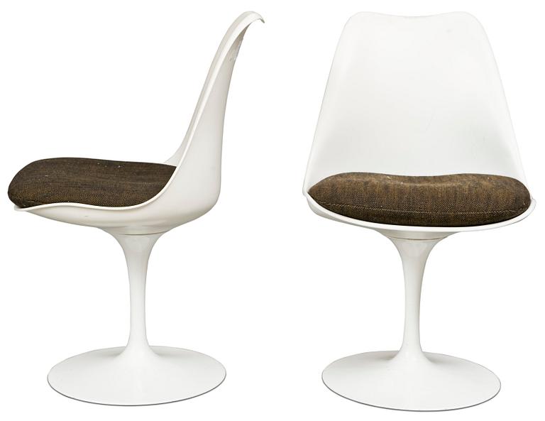 A pair of Eero Saarinen chairs, "Tulip",  Knoll International, USA.