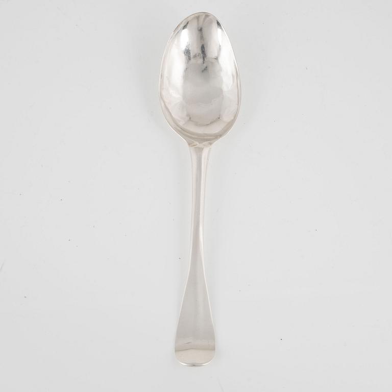 Erik Granroth, tumlare och sked, silver, Sala 1744 och 1748.