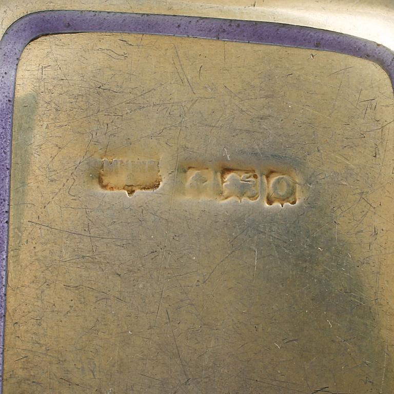 LUKTDOSA, PARFYMFLASKA och PUDERDOSA, silver och låghaltigt silver, 1900-talets första hälft/mitt.