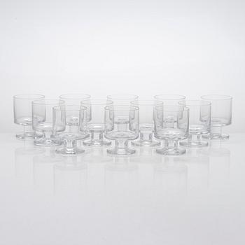 Timo Sarpaneva, juomalaseja, 12 kpl, "Triennale", Iittala. Valmistettu 1996 - 1997.