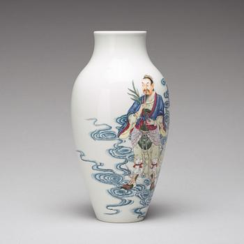 A Chinese vase, 20th Century.