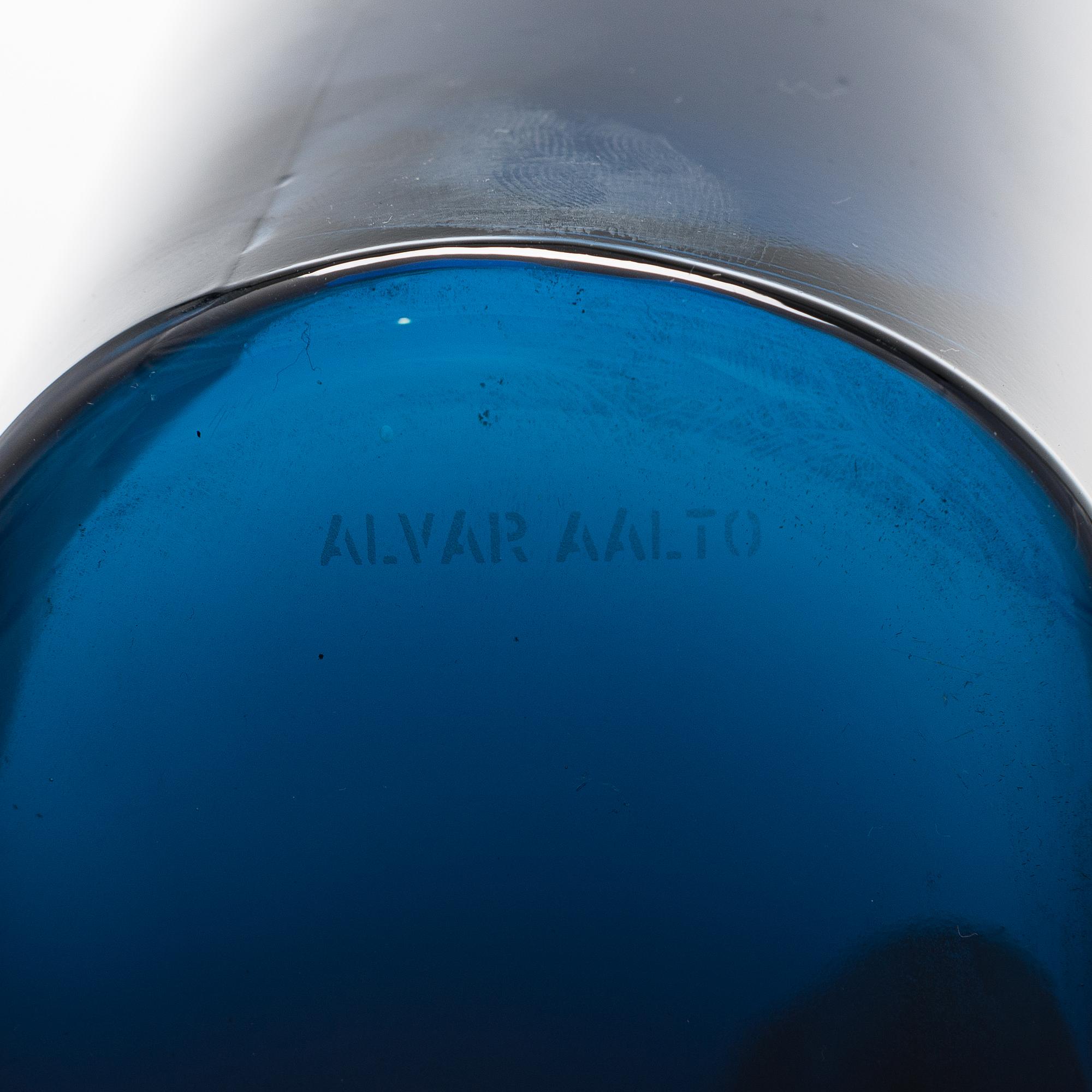 ALVAR AALTO, Two '3030' vases for Iittala Finland.