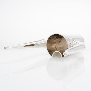 Ilmari Tapiovaara / Hannes Niemi, "Minotaurus", dryckeskanna, silver, Helsingfors 1964.
