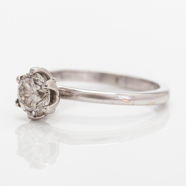 Ring, 14K vitguld med en briljantslipad diamant ca 1.02 ct.
