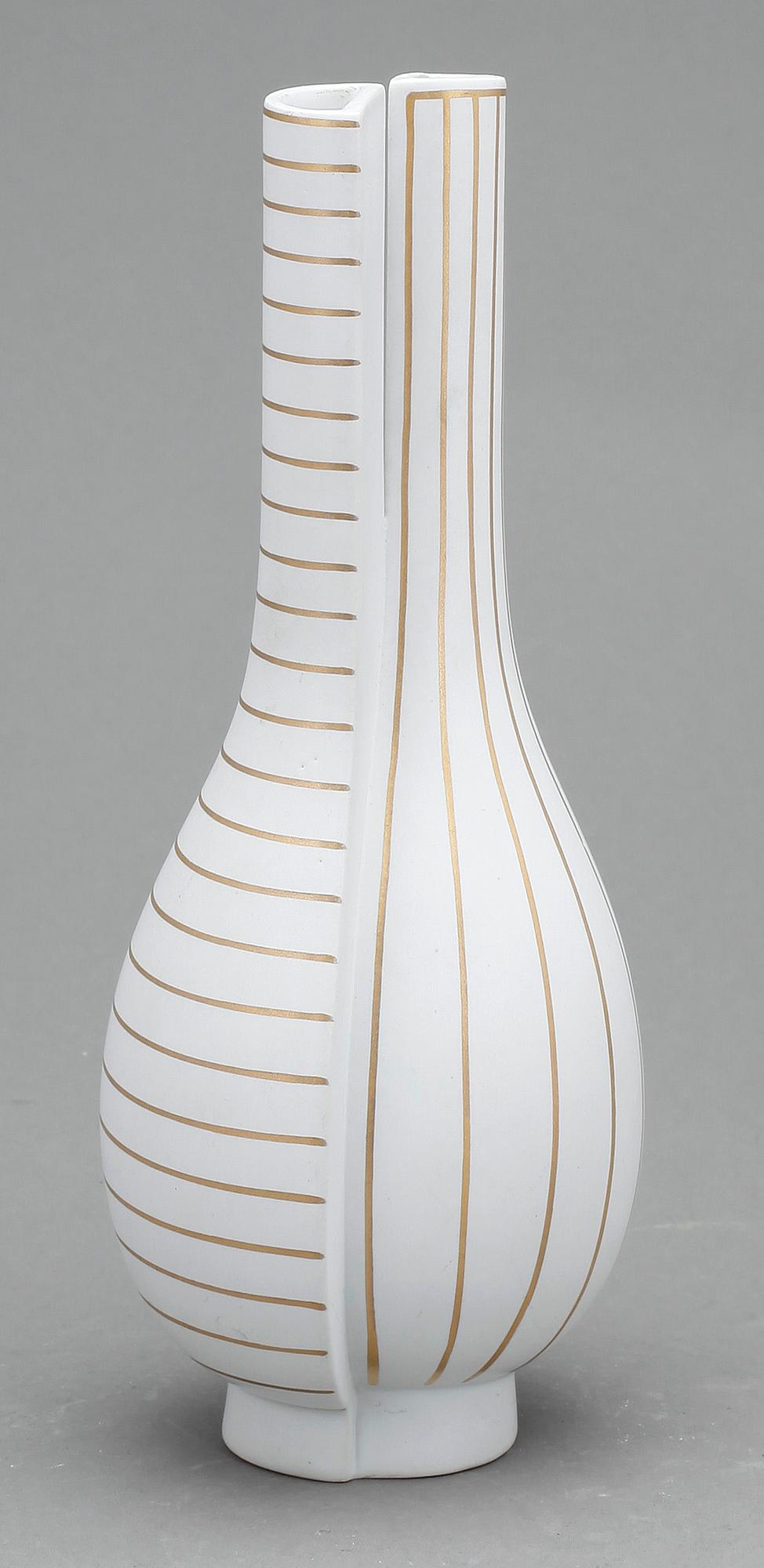 VAS, carraragods, "Guldsurrea", Wilhelm Kåge, Gustavsberg.