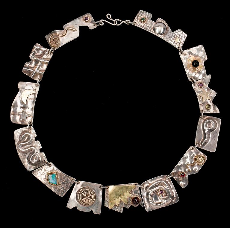 HALSBAND, silver med halvädelstenar, otydl sign.