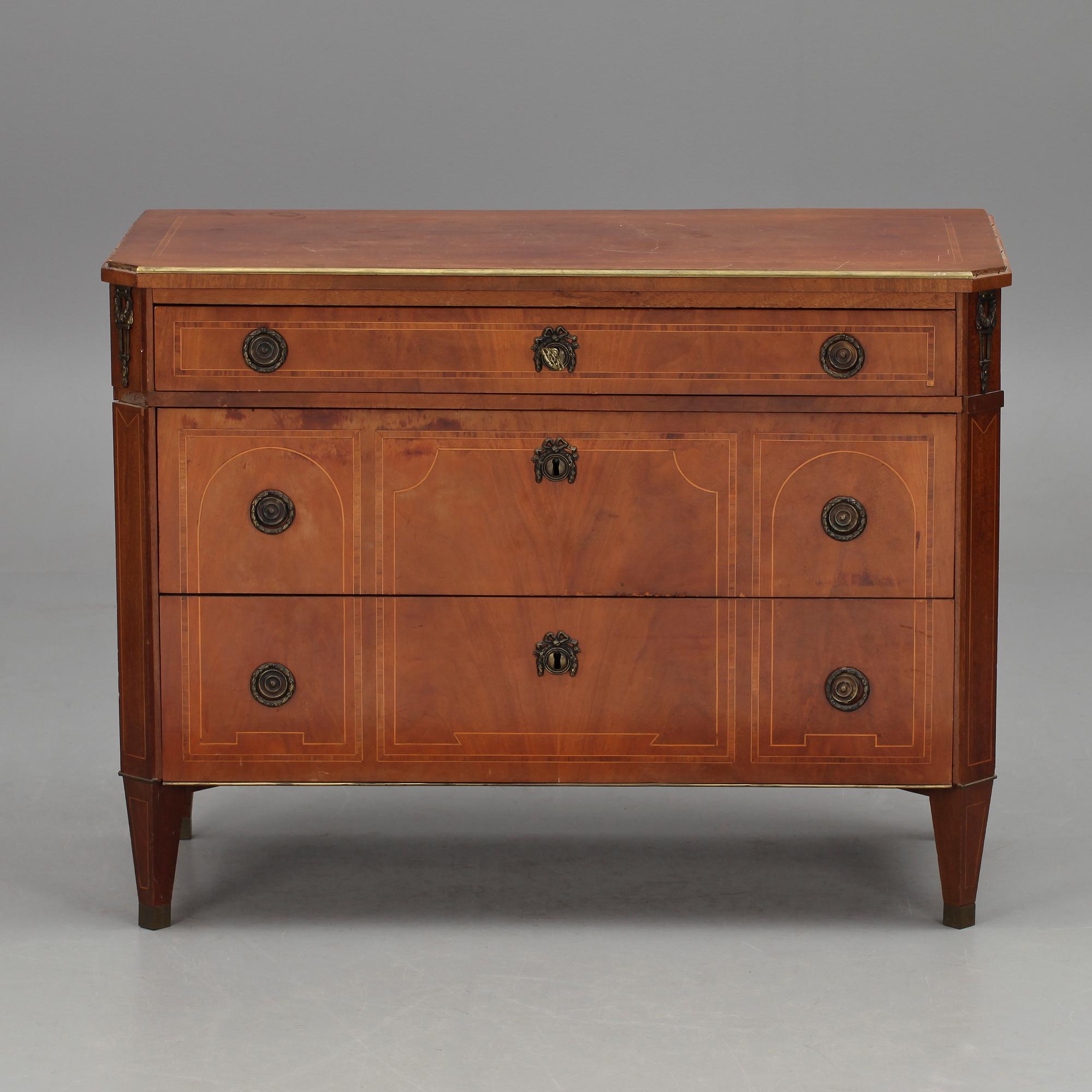 BYRÅ, gustaviansk stil, 1800-tal.
