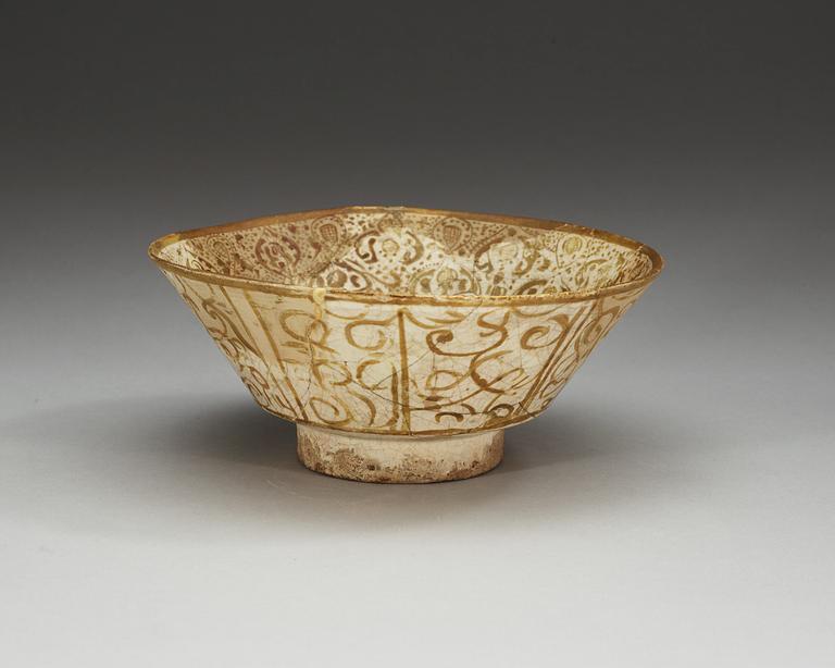 SKÅL, lergods. Lysterdekor. Diameter 22 cm. Persien tidigt 1200-tal, sannolikt Keshan.