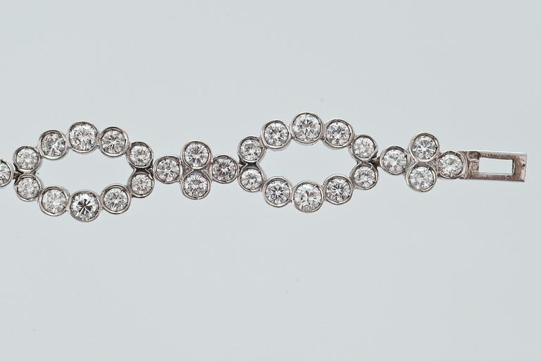 A DIAMOND BRACELET.