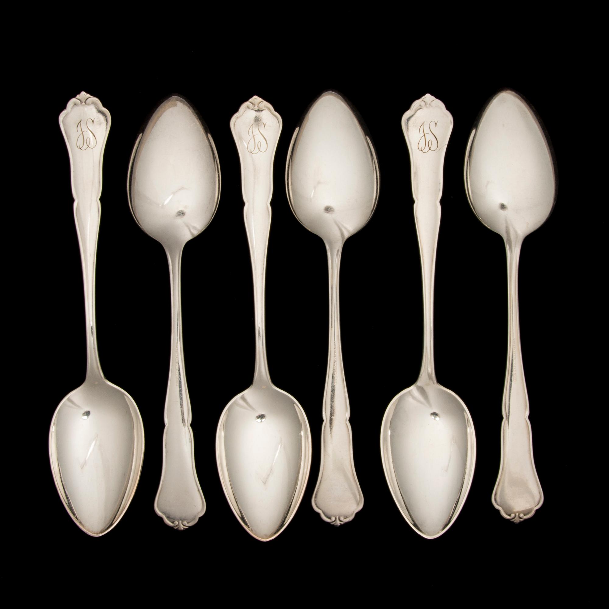 BESTICKUPPSÄTTNING, 18 delar, silver och nysilver, "Chippendale". 1900-talets senare hälft.