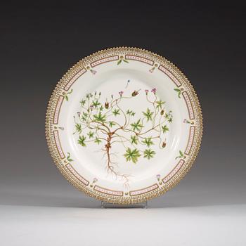 TALLRIKAR, 13 stycken, porslin. ”Flora Danica”, Kunglig Dansk, 1900-tal.