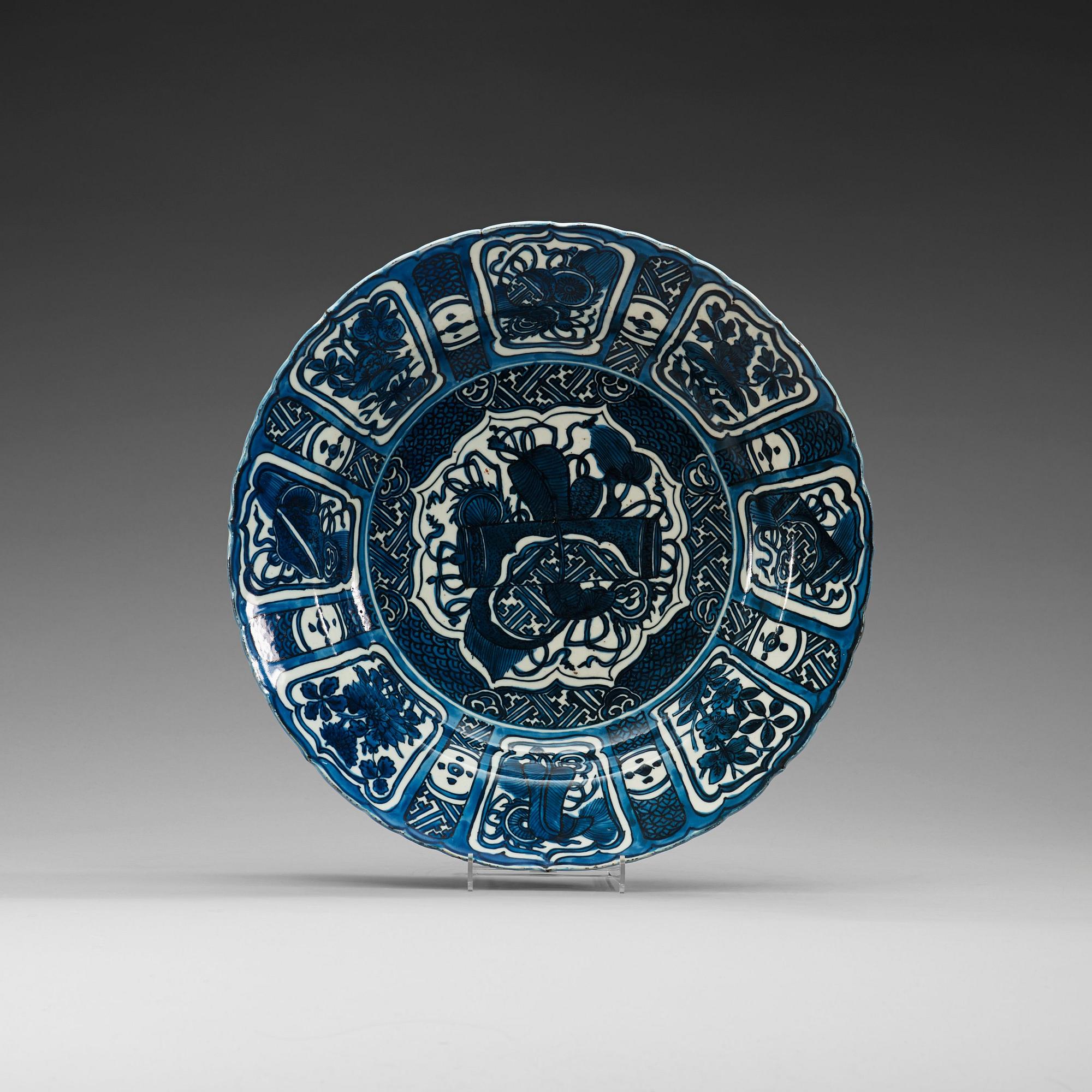 A blue and white charger, Ming dynasty, Wanli (1573-1613).