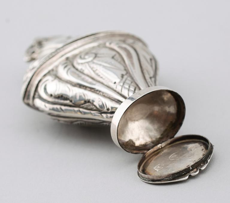 LUKTDOSA, silver, Danmark, 1700-tal. Vikt ca 37 gram.