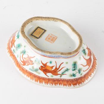 Stemcups, två stycken, skål, porslin, Kina, Qingdynastin, 1800-tal.
