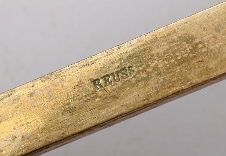 BESMAN, 2 st, mässing, 1862 och 1879.