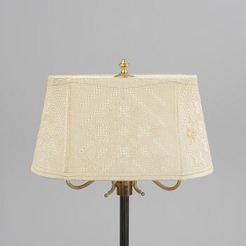 GOLVLAMPA, 1900-talets mitt.