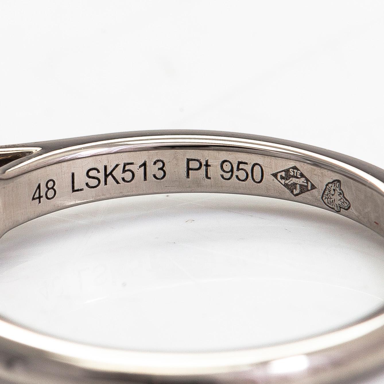 Cartier, ring, solitär, platina med en diamant ca 0.30 ct enligt gravyr.