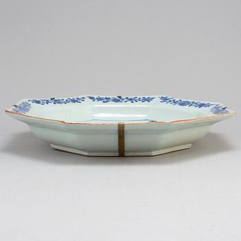 An octangular blue and white 'European Subject' serving dish, Qing dynasty, Qianlong (1736-95).