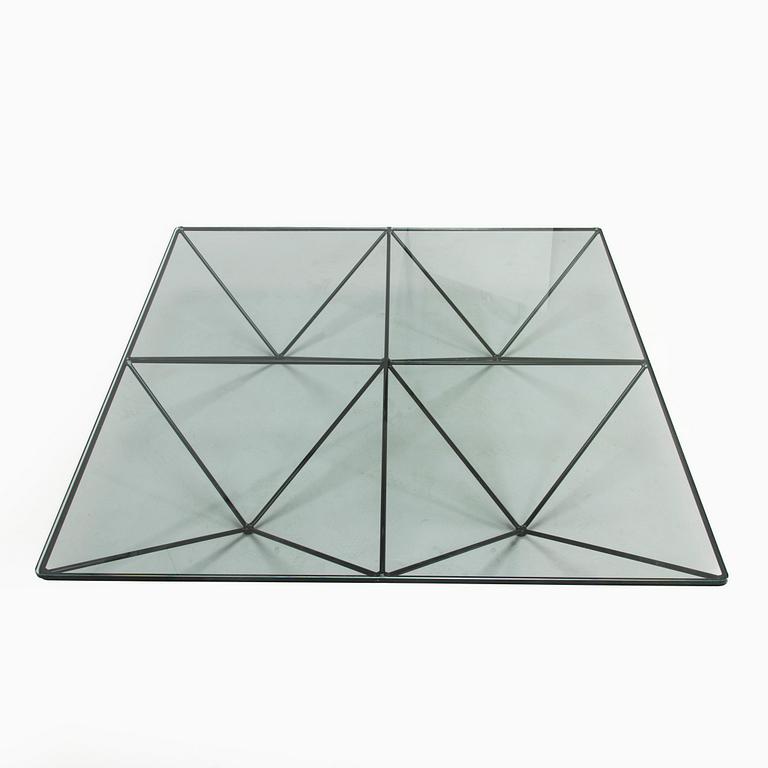 Paolo Piva, Alanda coffee table, B&B Italia, late 20th century.