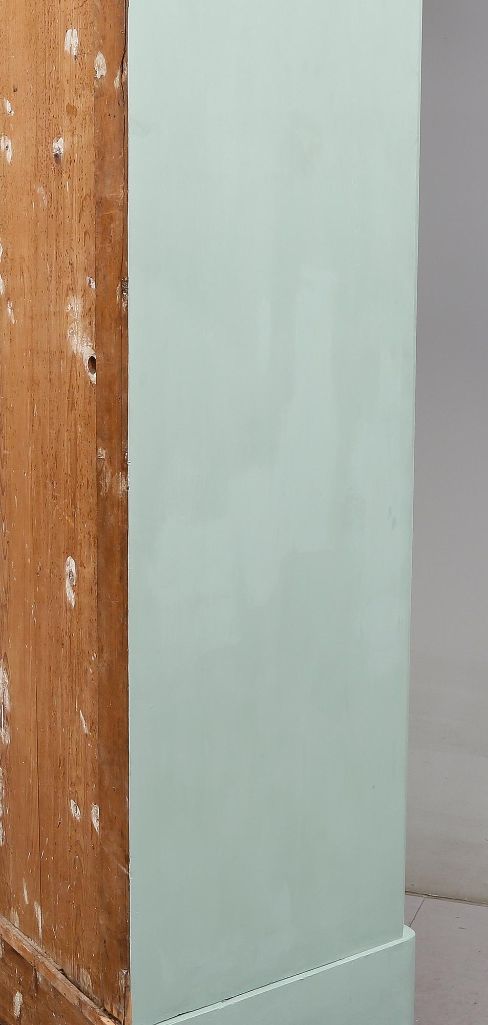 KLÄDSKÅP, 1800-talets andra hälft.