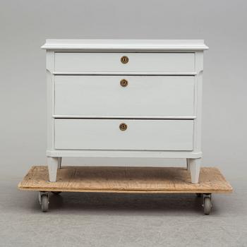 An end of the 19th century Gustavian style chest of drawers.