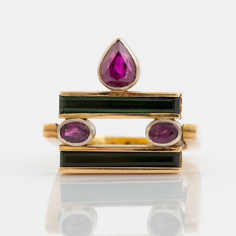 Mats Eskils, an 18K gold ring with tourmaline and rubies, Stockholm 1989.