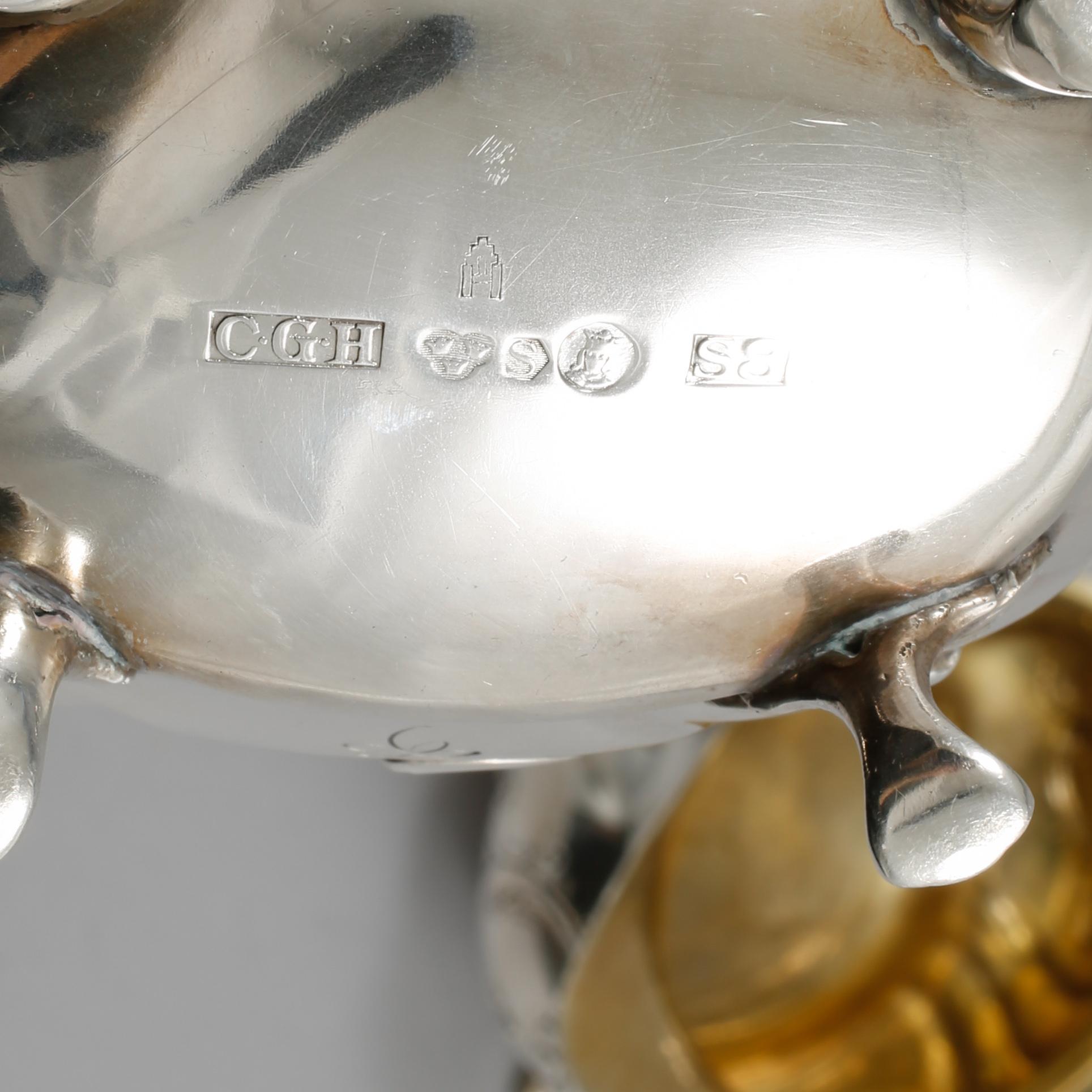 KAFFESERVIS, 3 delar, silver, rokokostil, C.G Hallberg, Stockholm, 1944 och 1945, total vikt ca 1315 gram.