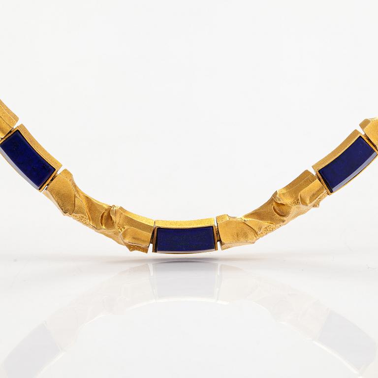 Björn Weckström, Halsband "Toltec", 14K guld och lapis lazuli. Lapponia 1999.