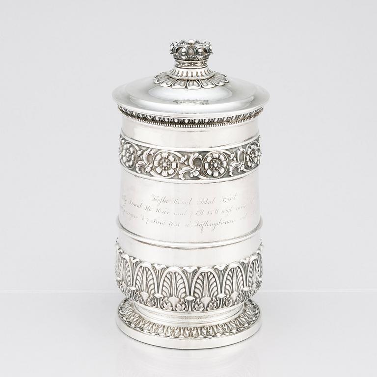 Adolf Zethelius, dryckeskanna, silver, Stockholm 1831.