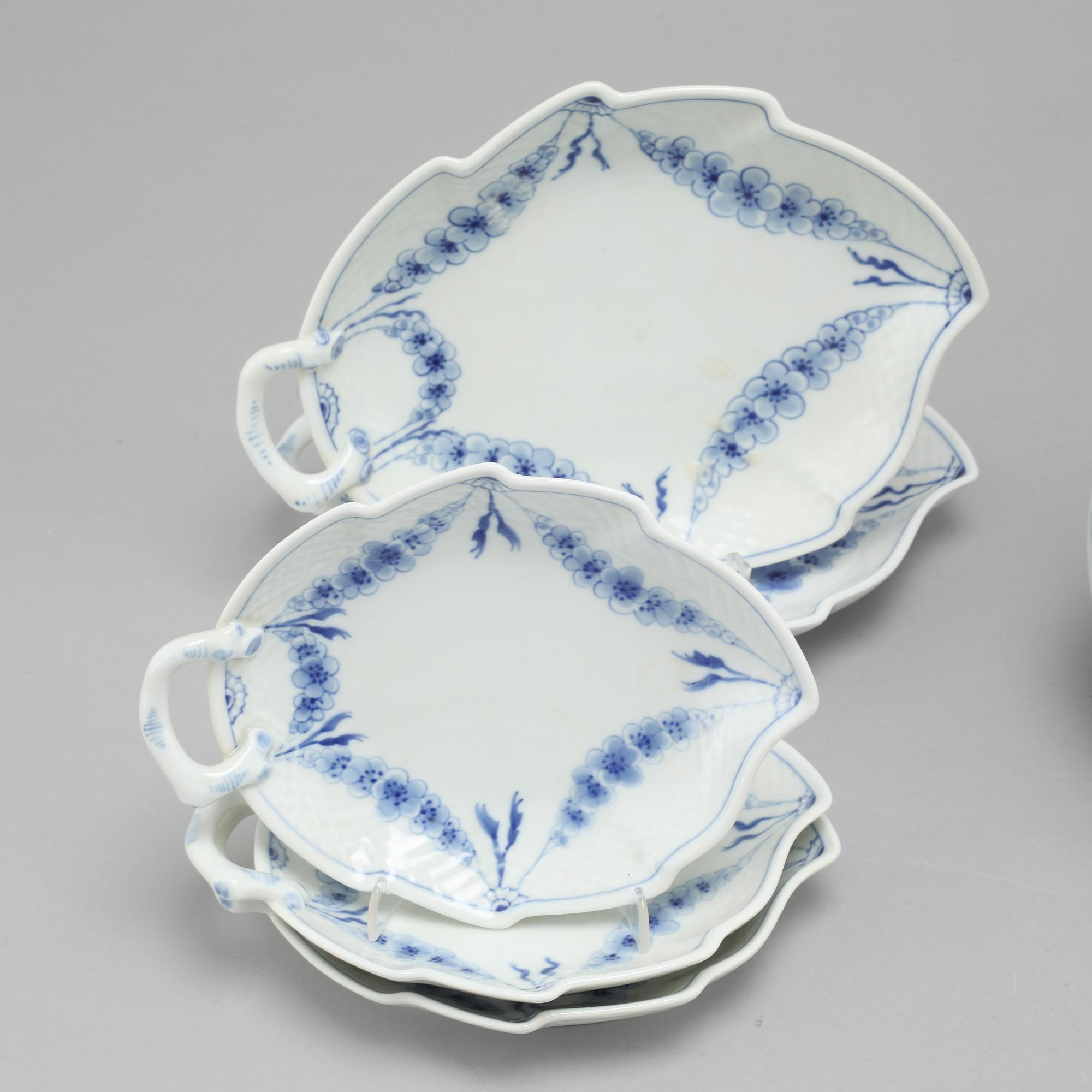 A set of porcelain tableware of 8 pcs, "Empire" by Bing & Gröndahl, Denmark.