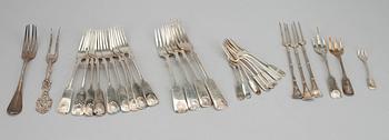 GAFFLAR, 28 delar, silver, mestadels Finland 1921-1931. Tot. vikt ca 733,9 g.