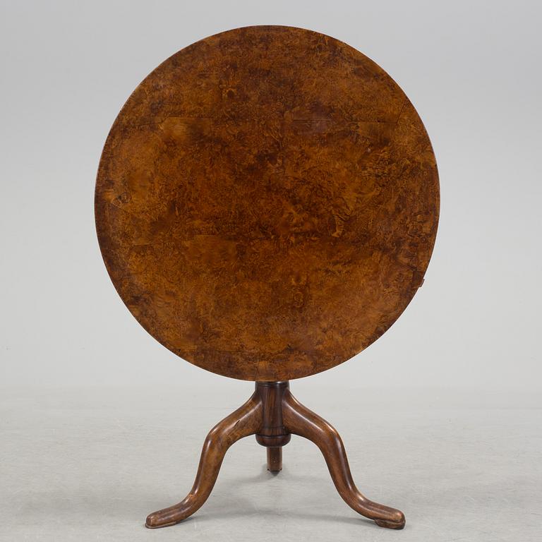 FÄLLBORD, av Jacob Sjölin (mästare i Köping och Kungsör 1767-1785).