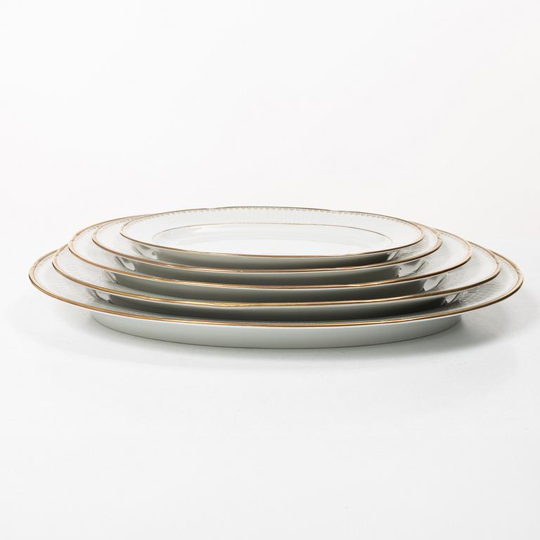 Louise Adelborg, A dinner service, 74 pieces, porcelain, "Swedish Grace/Kardinal", Rörstrand.