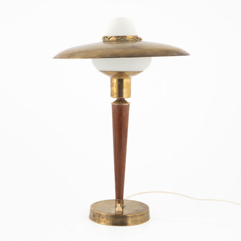 Hans-Agne Jakobsson, bordslampa, modell "2932", Karlskrona Lampfabrik, 1950-tal.