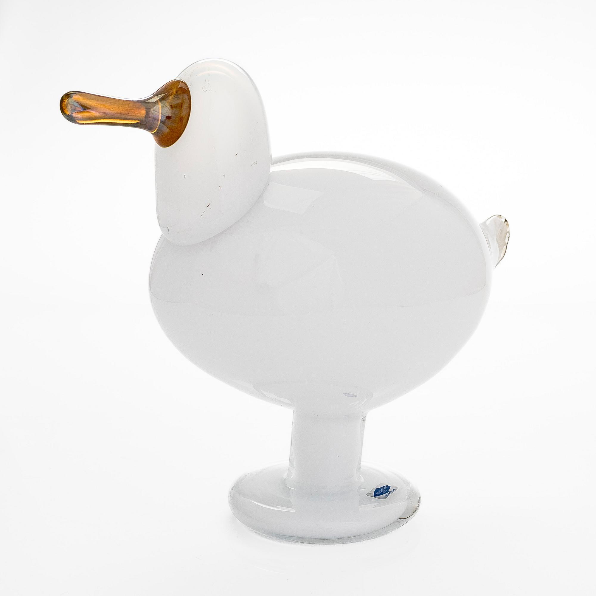 Oiva Toikka, a 'Sea Mew' glass bird, signed O. Toikka Nuutajärvi.