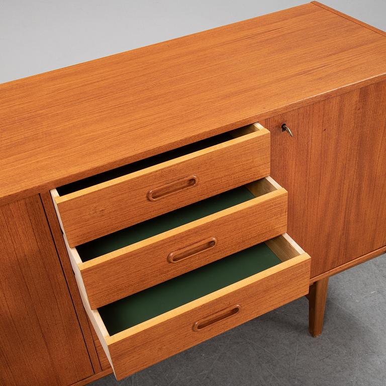 SIDEBOARD, teak, ca 1950-60-tal.
