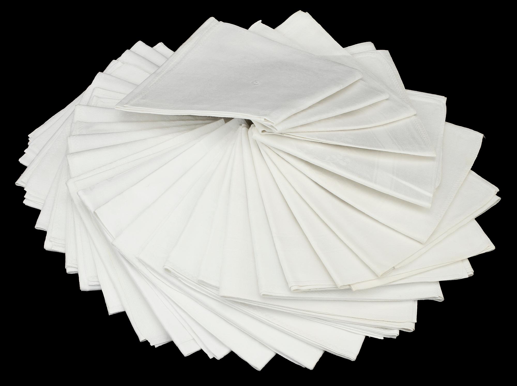 DAMASTDUKAR, 3 st samt SERVETTER, 7 + 9 + 12, 1900-tal.