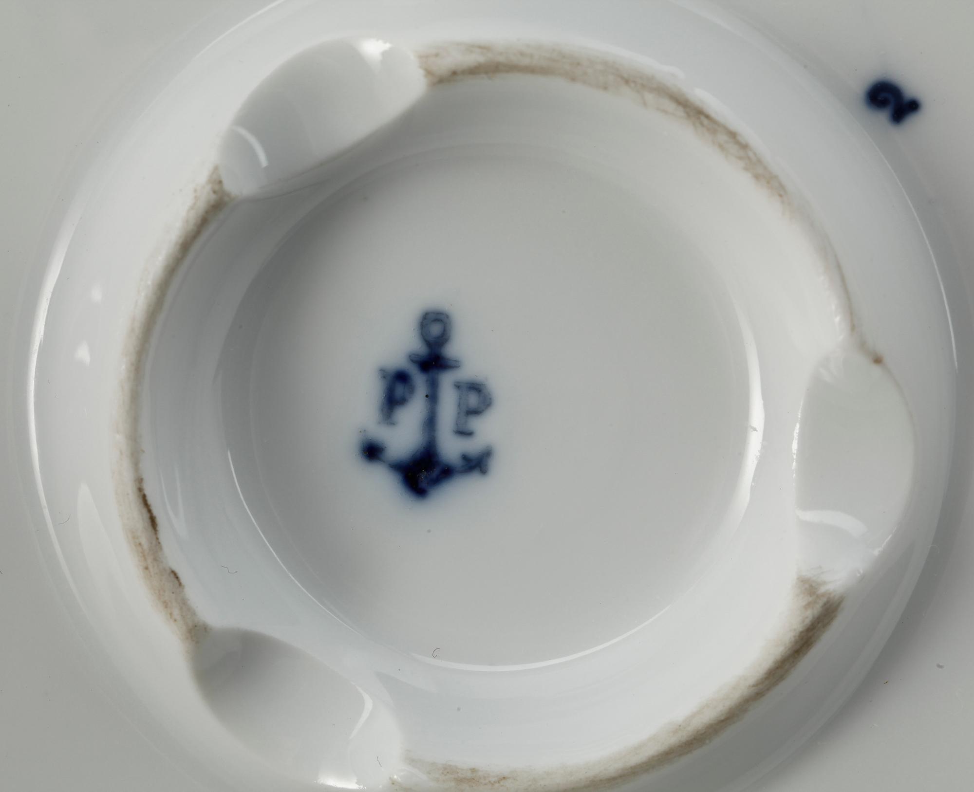 MATSERVIS, 56 delar, porslin, "Meissen", Cauldon, BWM & Co, England omkring 1900.