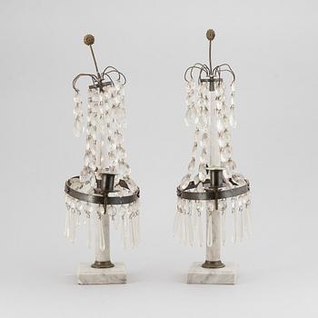 BORDSLYSTRAR, ett par, Louis XVI-stil, 1900-tal.