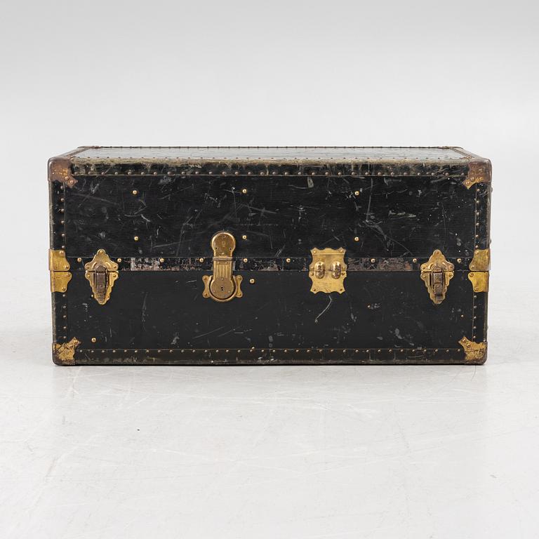 A trunk, 1920s/30s.